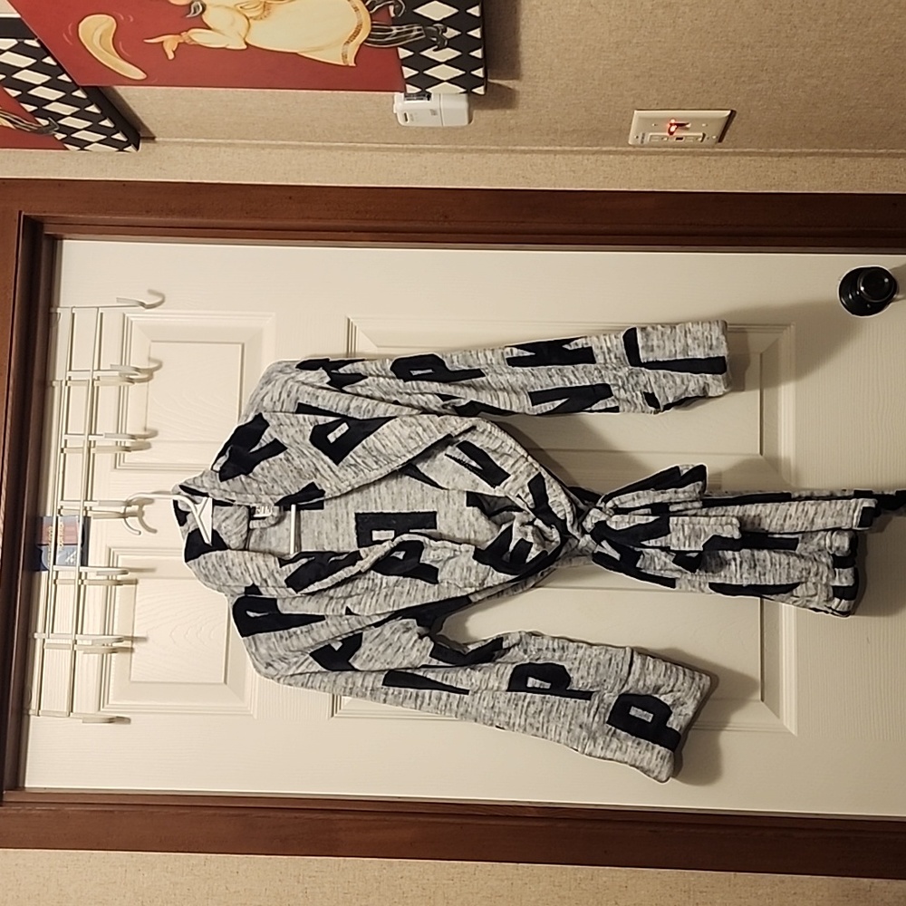 VICTORIA SECRET ROBE